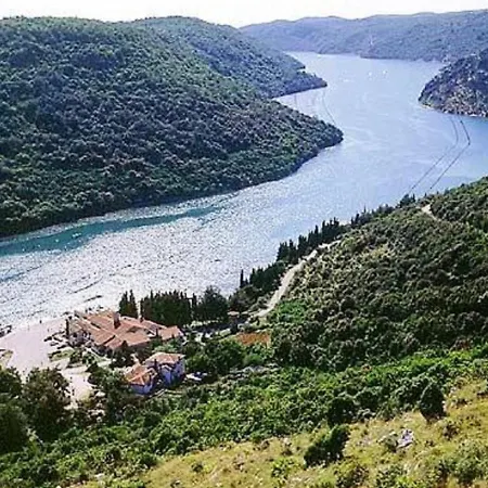 Charming In With Swimming Pool Villa Selina